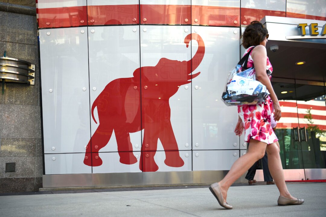 ‘Red Wave’ May Recede to Become a Ripple in Maine After Stunning Democrat Win