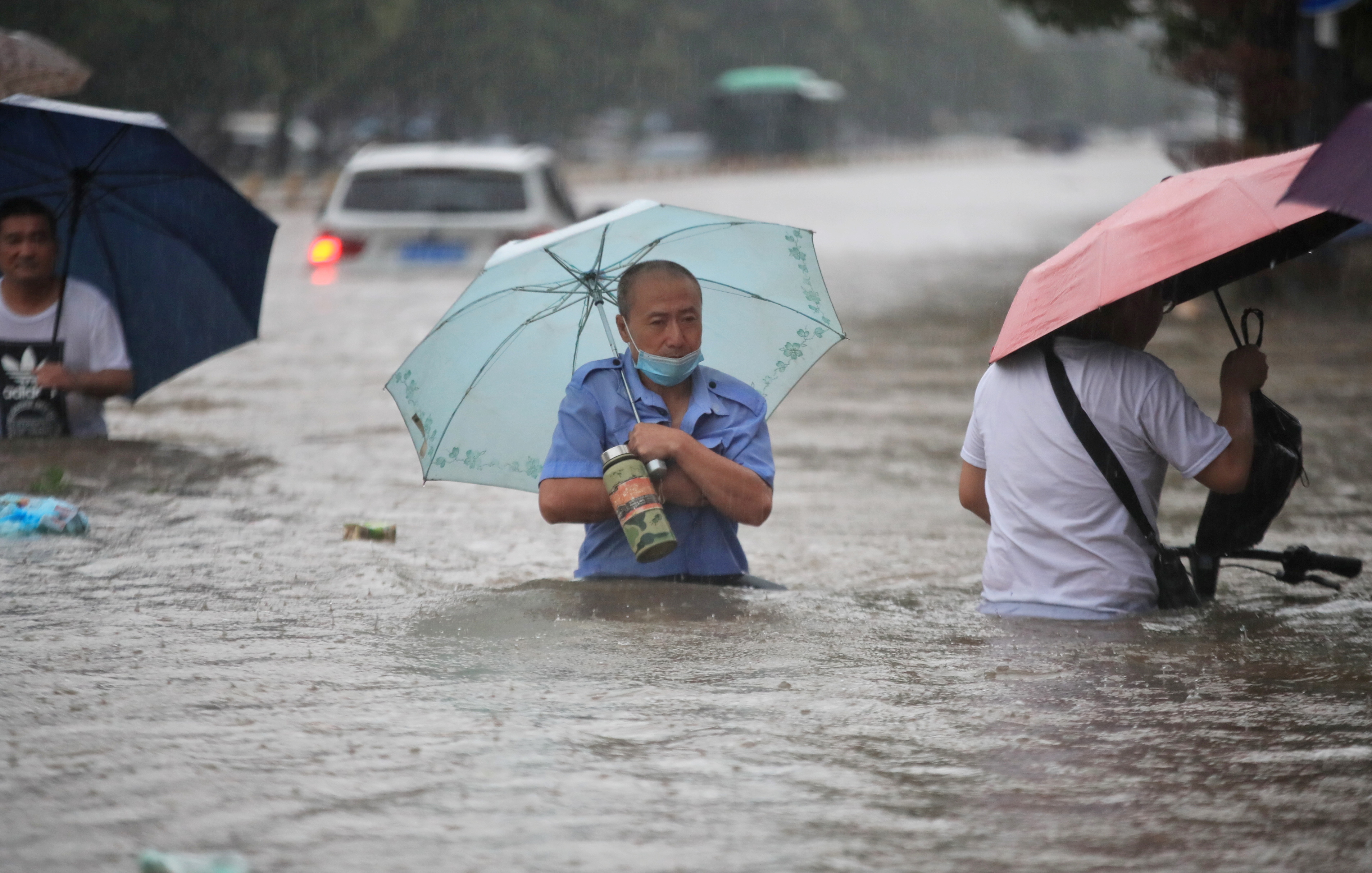 Дождь на китайском. Наводнение в Хэнань. Наводнение в Китае 2021. Чжэнчжоу провинция Хэнань. Потоп в Китае.