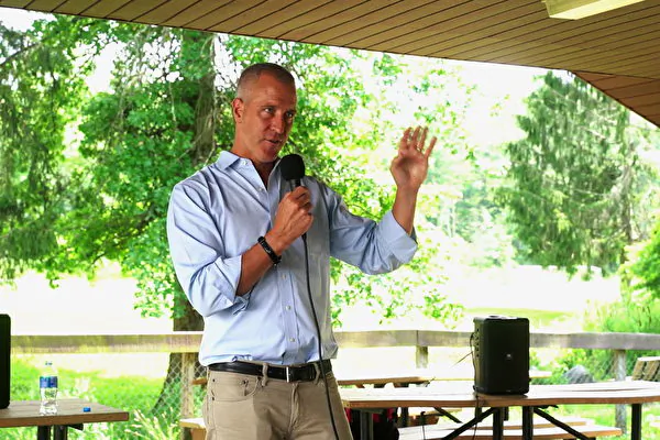 We Stand for Human Rights for Falun Gong and for Others: US Congressman