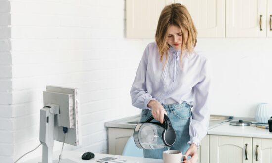 Chinese Medicine Advises Not to Drink Iced Beverages or Chilled Food