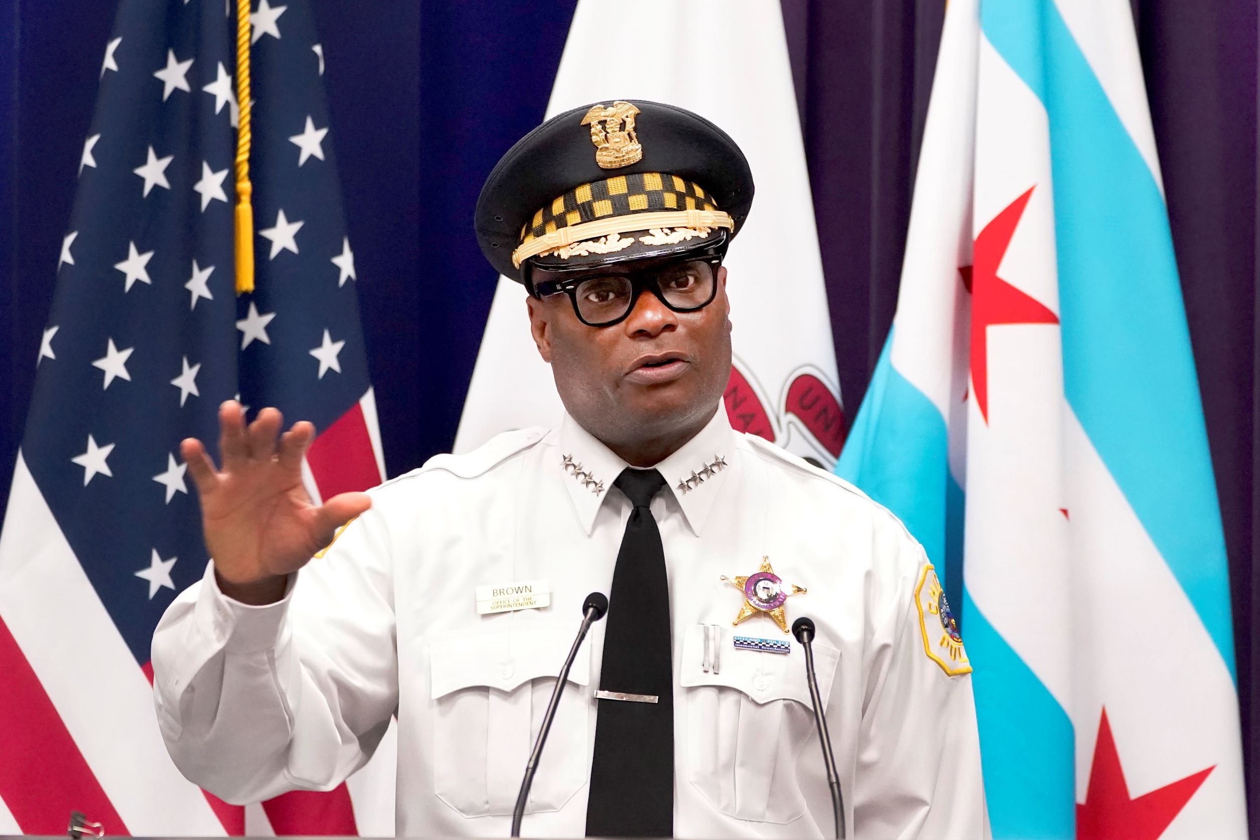 Chicago Police Chief Resigns Following Ousting of Lori Lightfoot - Vimarsana News