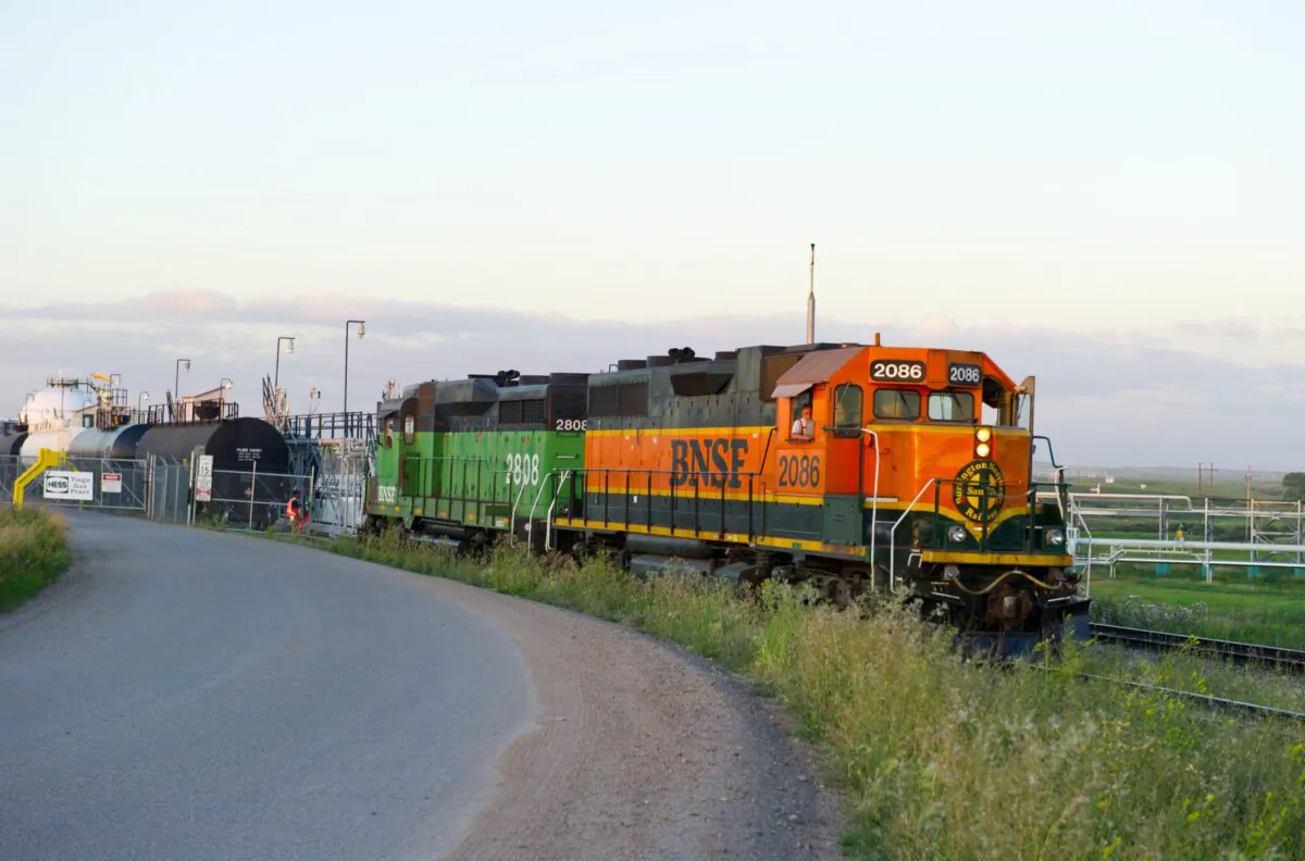 A freight train pulls out of the Hess Gas Plant in Tioga, N.D., on Aug. 20, 2013. (Karen Bleier/AFP via Getty Images)