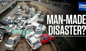 Cars Trapped in Tunnel Amid Floods in China