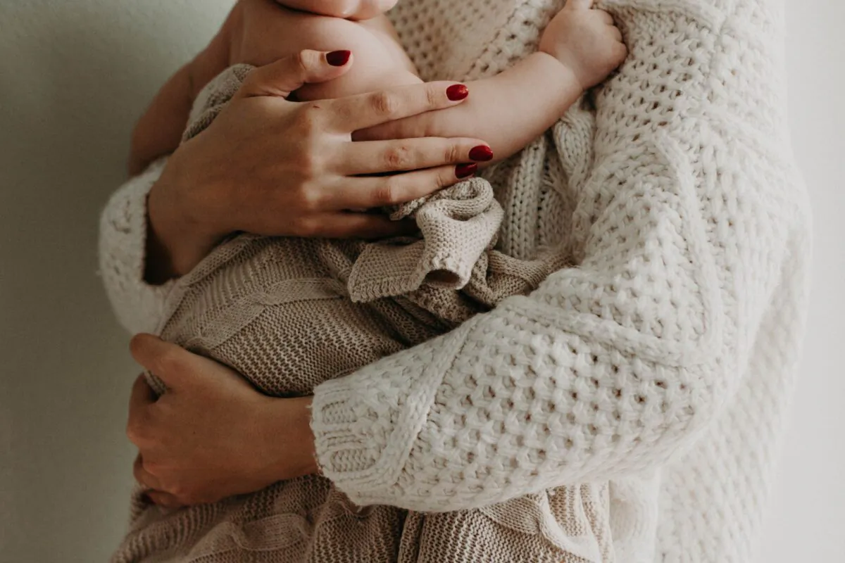 The weeks and months after giving birth – referred to as postpartum – often result in women suffering from nutritional and hormonal imbalances. (Kristina Paukshtite/Pexels)