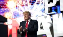 Trump Hails Arizona GOP Senate for Election Audit at Phoenix Rally