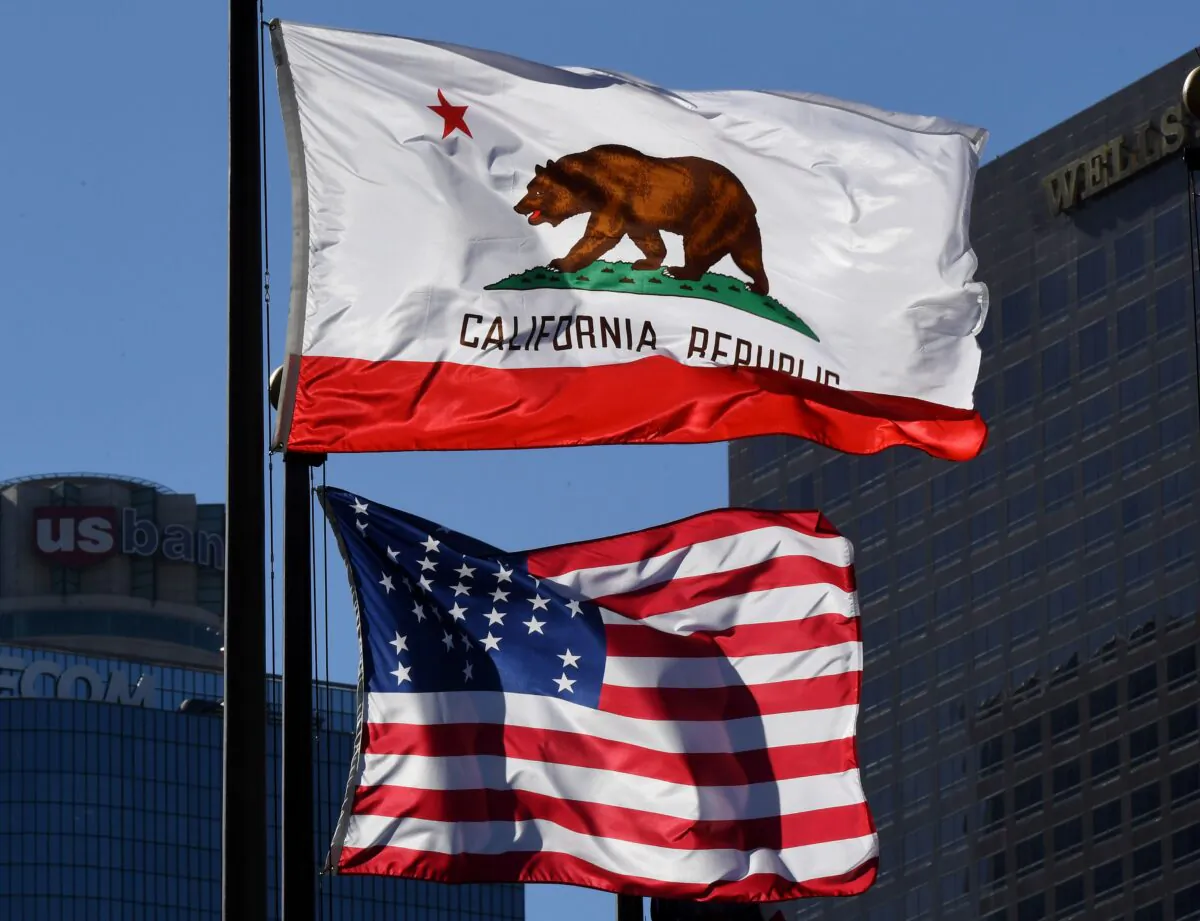 The California State flag flies outside City Hall in Los Angeles on Jan. 27, 2017. (Mark Ralston/AFP via Getty Images)