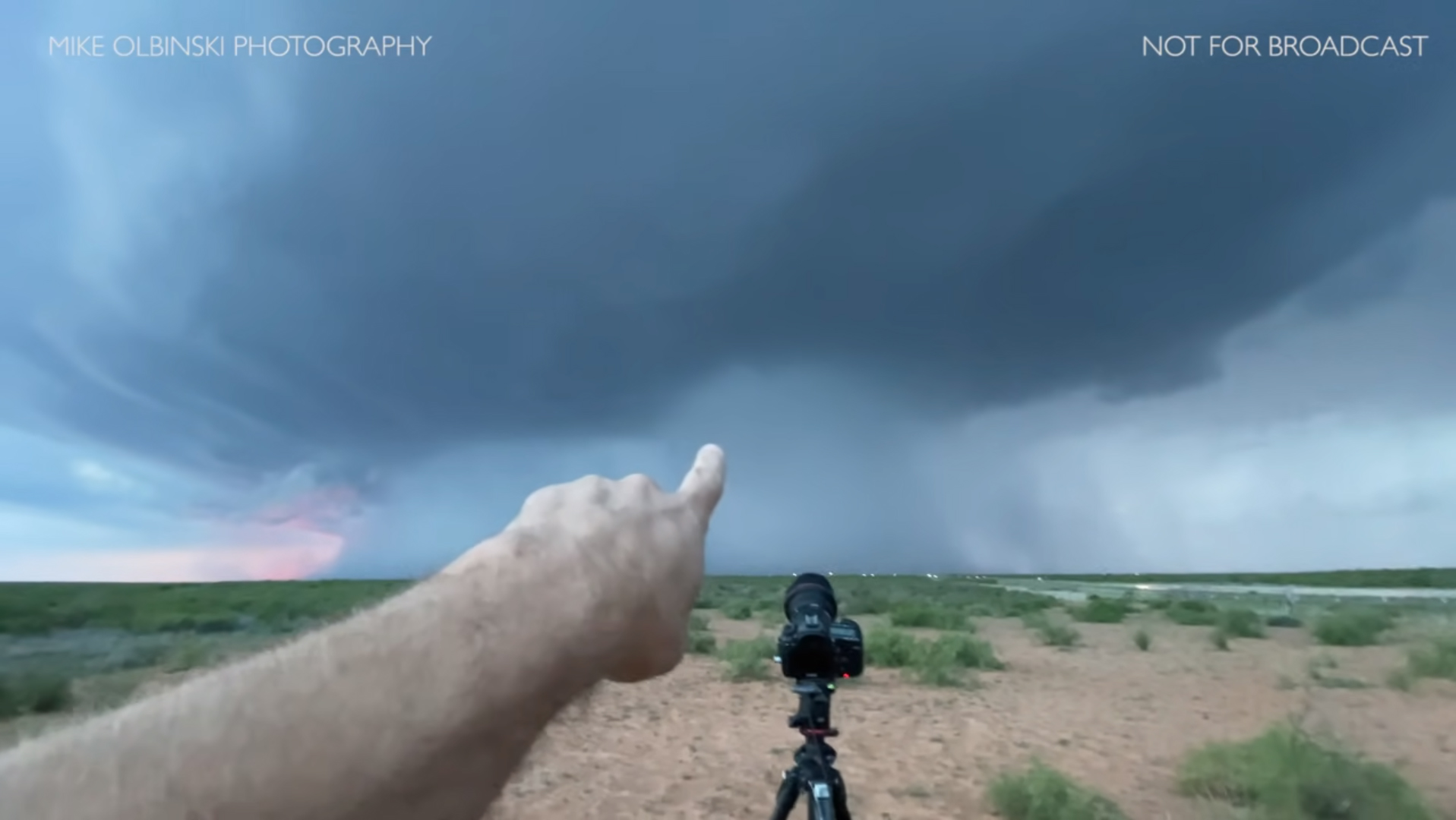 Texas Storm Chaser Captures ‘Unreal’ Photos of ‘Quadruple Microburst ...