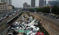 Driver Recalls Lucky Escape From Tunnel in Flooded Chinese City