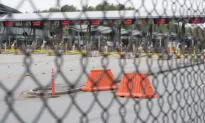 Canadian Border Workers Vote in Favour of Striking as Soon as Aug. 6, Union Says