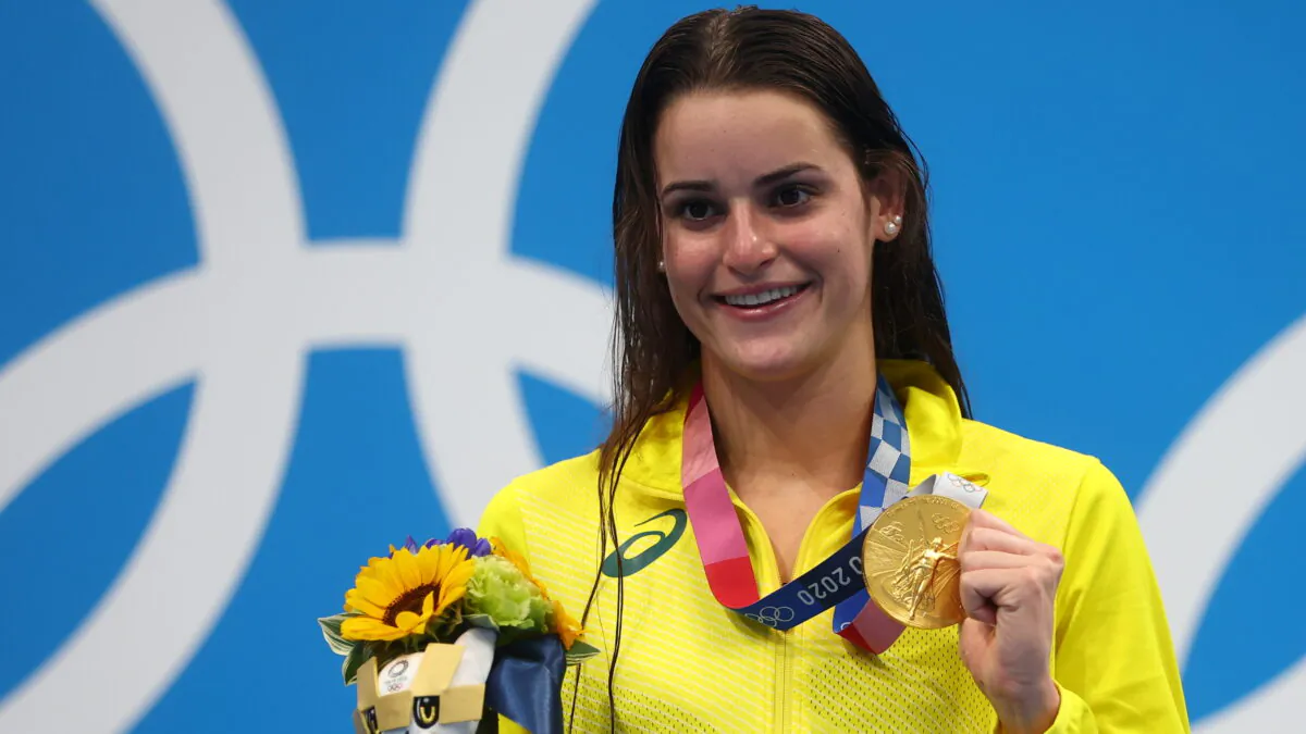 Kaylee McKeown of Team Australia poses with the gold medal after winning the Women's 100m Backstroke Final on day four of the Tokyo 2020 Olympic Games at Tokyo Aquatics Centre in Tokyo, Japan, on July 27, 2021. (Kai Pfaffenbach/Reuters