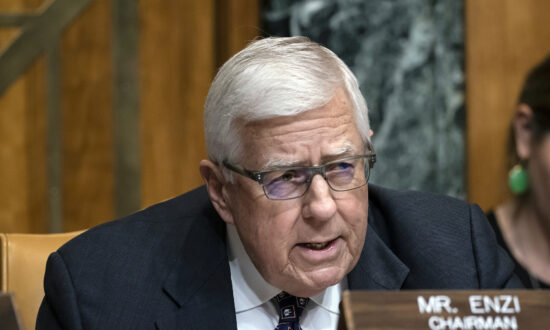 Former GOP Sen. Mike Enzi Dies After Bicycle Accident
