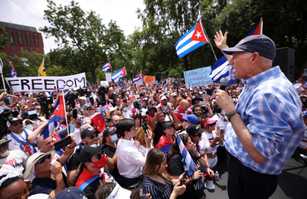 Republican politician attends rally for Cuban people