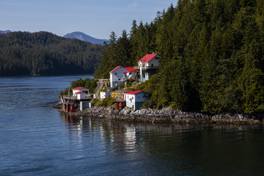 A fishing village along Alaska's Inside Passage. (Richard Seeley/Shutterstock)
