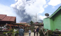 Indonesia’s Sinabung Volcano Spews Ash, Hot Clouds