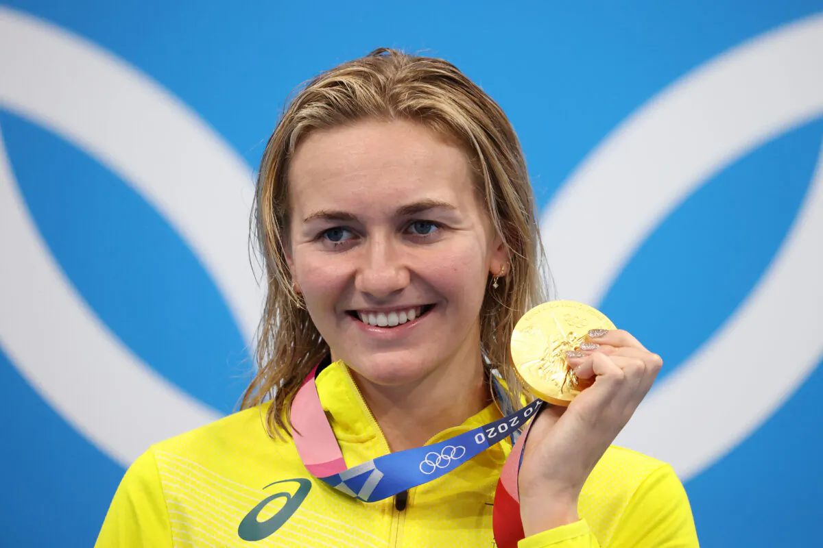 Ariarne Titmus of Team Australia poses with the gold medal for the Women's 200m Freestyle Final on day five of the Tokyo 2020 Olympic Games at Tokyo Aquatics Centre in Tokyo, Japan on July 28, 2021. (Al Bello/Getty Images)
