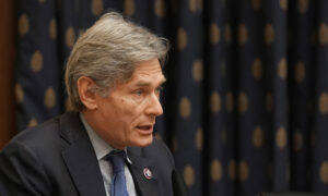 Democrat Lawmaker Warns Members of His Own Party They May Lose House Majority