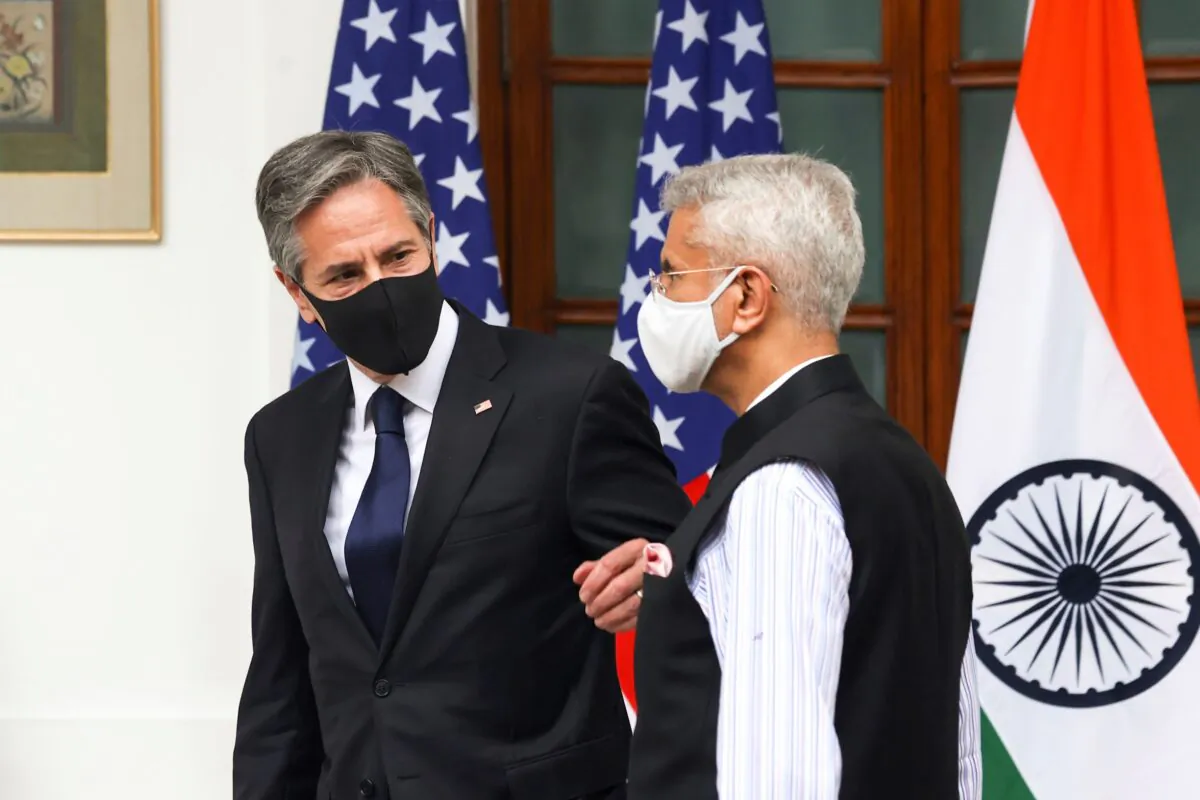 Indian Foreign Minister Subrahmanyam Jaishankar (R) welcomes U.S. Secretary of State Antony Blinken at Hyderabad House in New Delhi, India, on July 28, 2021. (Jonathan Ernst/Pool Photo via AP)