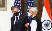 US, India Vow to Bolster Ties Despite Strain Over US-Pakistan Arms Deal