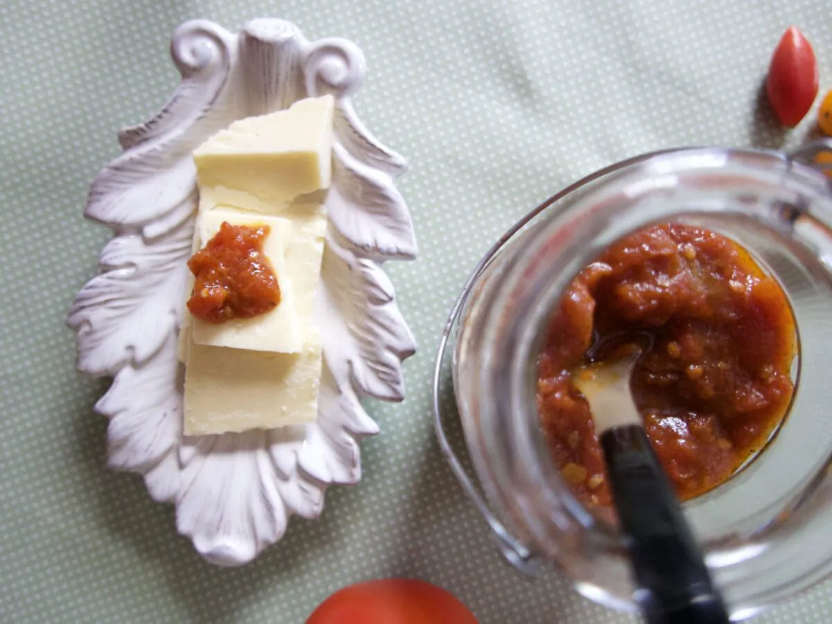 Classic spices from the Moroccan pantry imbue this tomato jam with warmth. (Victoria de la Maza)