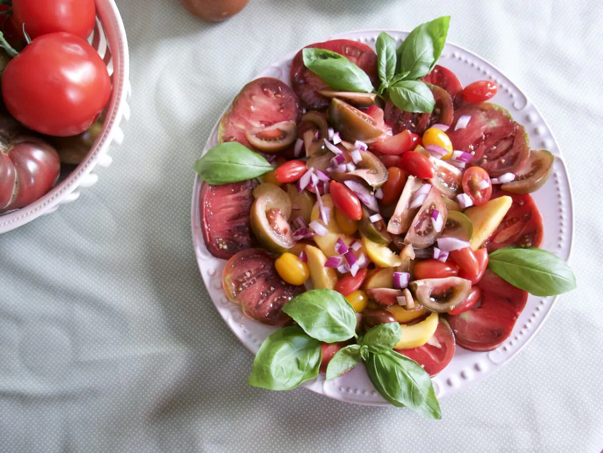 Part of the beauty of this salad is in the presentation. (Victoria de la Maza)