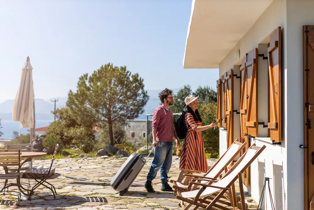 You’ll want your rental to become your home away from home. (pikselstock/Shutterstock)