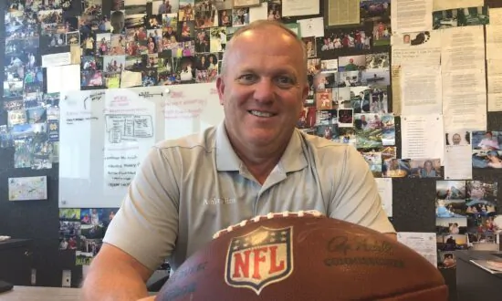 Successful Sports Agent Gives Back to Community