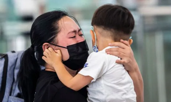 Over Half Million Chinese People Applied for Refuge Overseas Over 9 Years