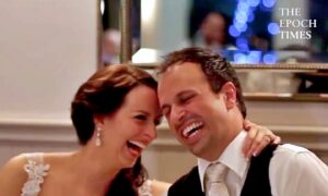 Man Delivers Hilarious and Emotional Speech at Brother’s Wedding