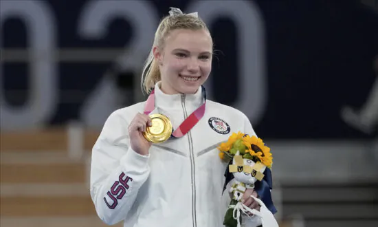 US Gymnast Jade Carey Wins Gold as Simone Biles Announces She’ll Compete in 1 Event