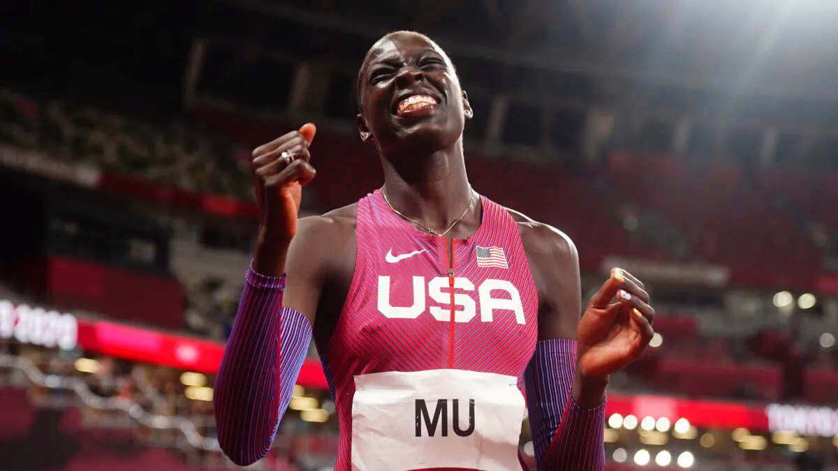 Athing Mu of the United States celebrates winning the gold medal in Tokyo on Aug. 3, 2021. (Aleksandra Szmigiel/Reuters)