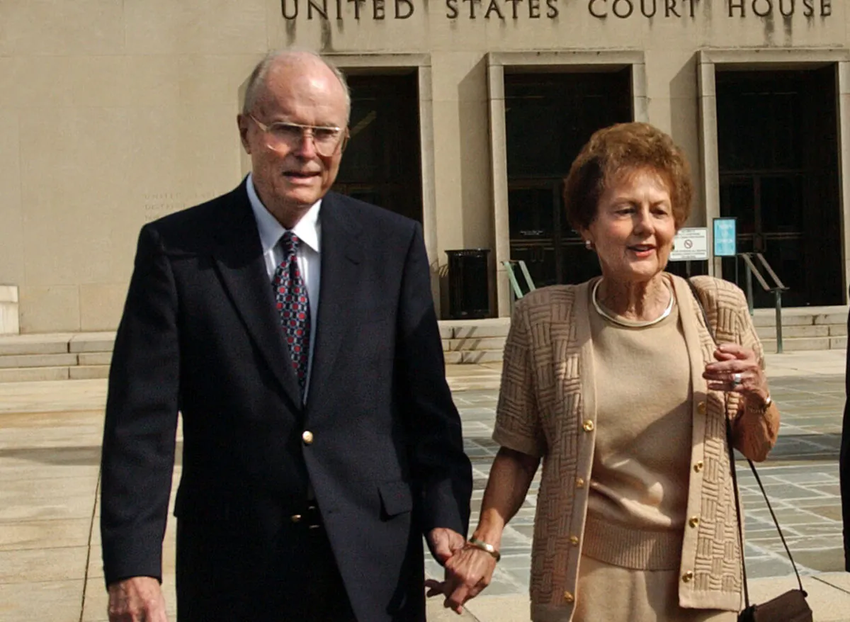 Jack (L) and Jo Ann Hinckley, parents of John Hinckley, leave the U.S. Courthouse in Washington after a hearing regarding John Hinckley's visitation privileges, on Sept. 2, 2003. (Gerald Herbert/AP Photo)