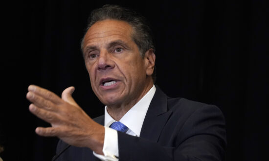 New York Should Pay Cuomo’s Legal Fees in Suit, Judge Rules