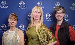 South Dakota Senator Appreciates Shen Yun Showing China Before Communism