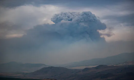Some Evacuation Orders, Alerts, Lifted Near B.C. Wildfire but Heat Set to Return