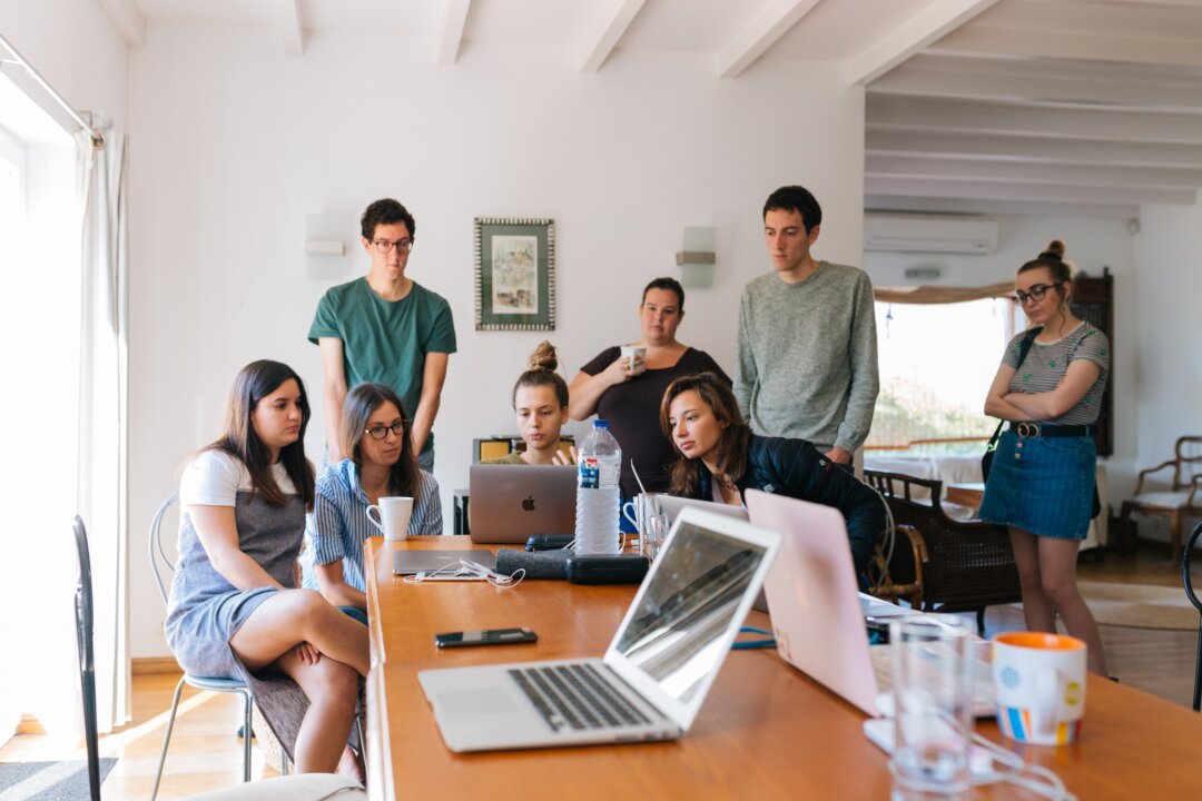 Team Building. (Pexels)