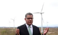 UK Government Defends Climate Minister’s Quarantine-Free World Tour