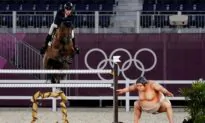 Sumo Wrestler Removed From Equestrian Course for Team Event