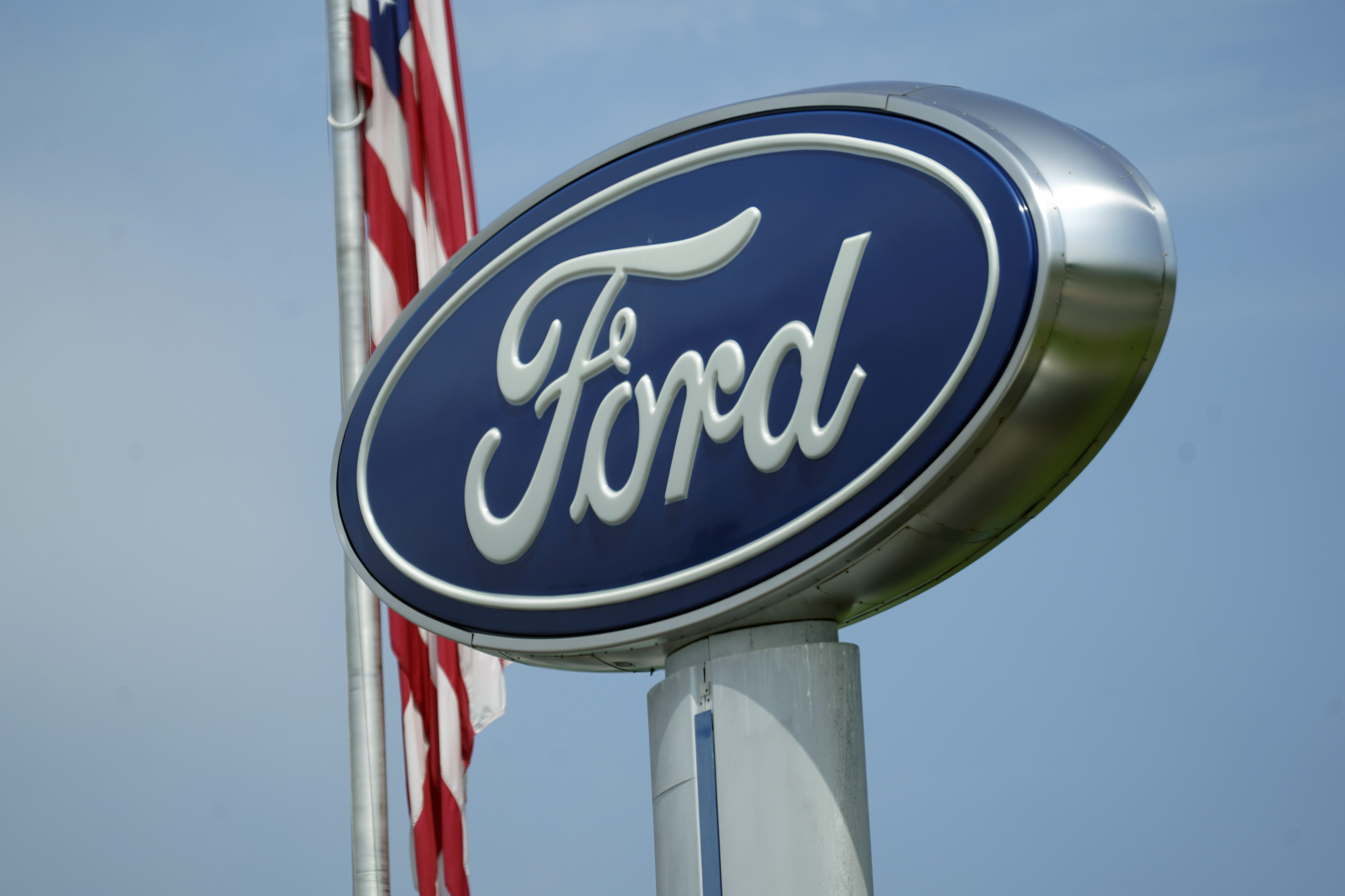 Ford Posts 7 Percent Fall in 2021 US Auto Sales - Vimarsana News