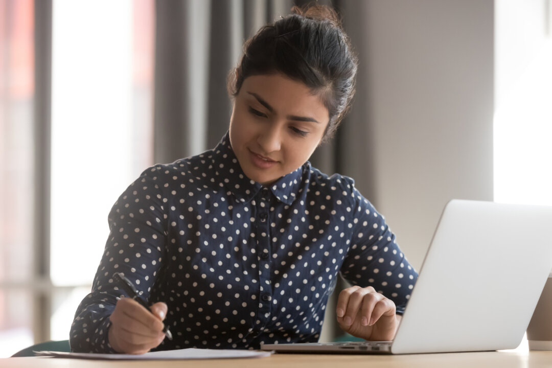 Set short and attainable goals to get back on track. (fizkes/shutterstock)