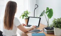 Tricks for Entertaining Kids While You Work From Home