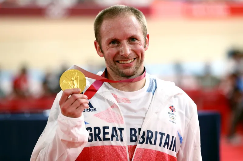Gold medallist Jason Kenny of Britain poses with his medal of Men's Keirin at Izu Velodrome, Shizuoka, Japan, on Aug. 8, 2021. (Matthew Childs/Reuters)