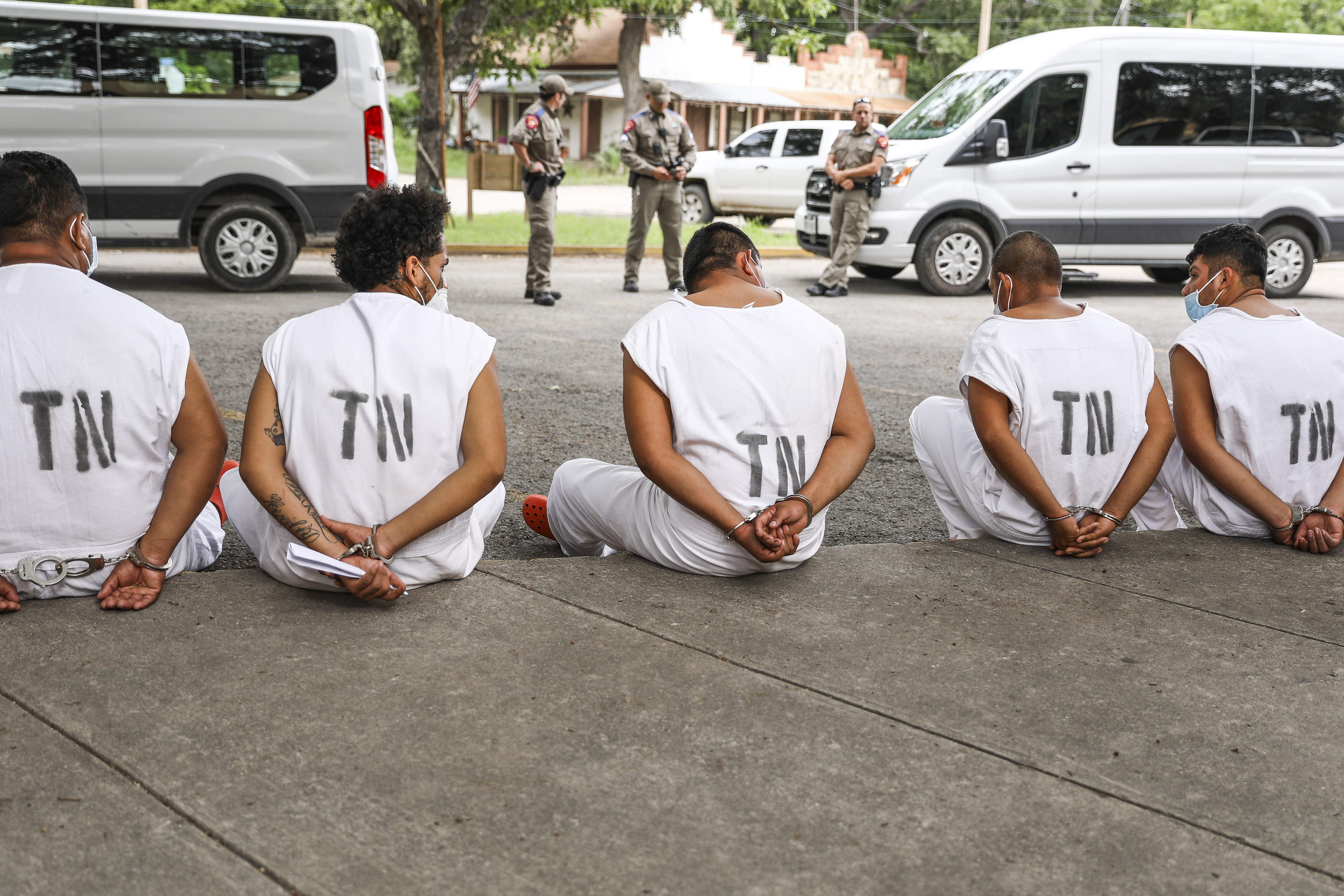 Illegal Aliens Sue Texas Officials After Arrests for Trespassing - Vimarsana News