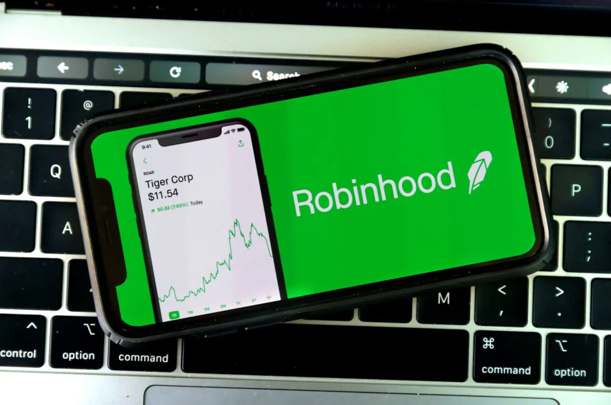 The Robinhood logo is displayed on an iPhone in San Anselmo, Calif. on Dec. 17, 2020. (Justin Sullivan/Getty Images)