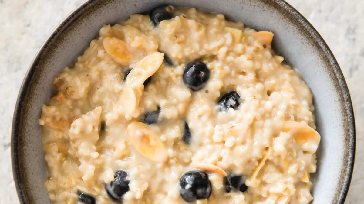 Almond butter adds creaminess to the oatmeal. (Catrine Kelty)
