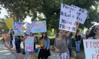 Hundreds of Healthcare Workers in California Protest Against Vaccine Mandates