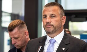 Judge Orders Chicago Police Union President Not to Discourage Members From Getting COVID-19 Vaccine