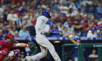 Dodgers’ Bellinger Hits 2 Home Runs vs Phillies for an 8-2 Win