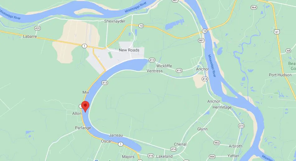 This screenshot shows False River, three children riding tubes were struck and injured by a pontoon boat in Louisana on Aug. 8 2021. (Google Map/Screenshot via The Epoch Times)