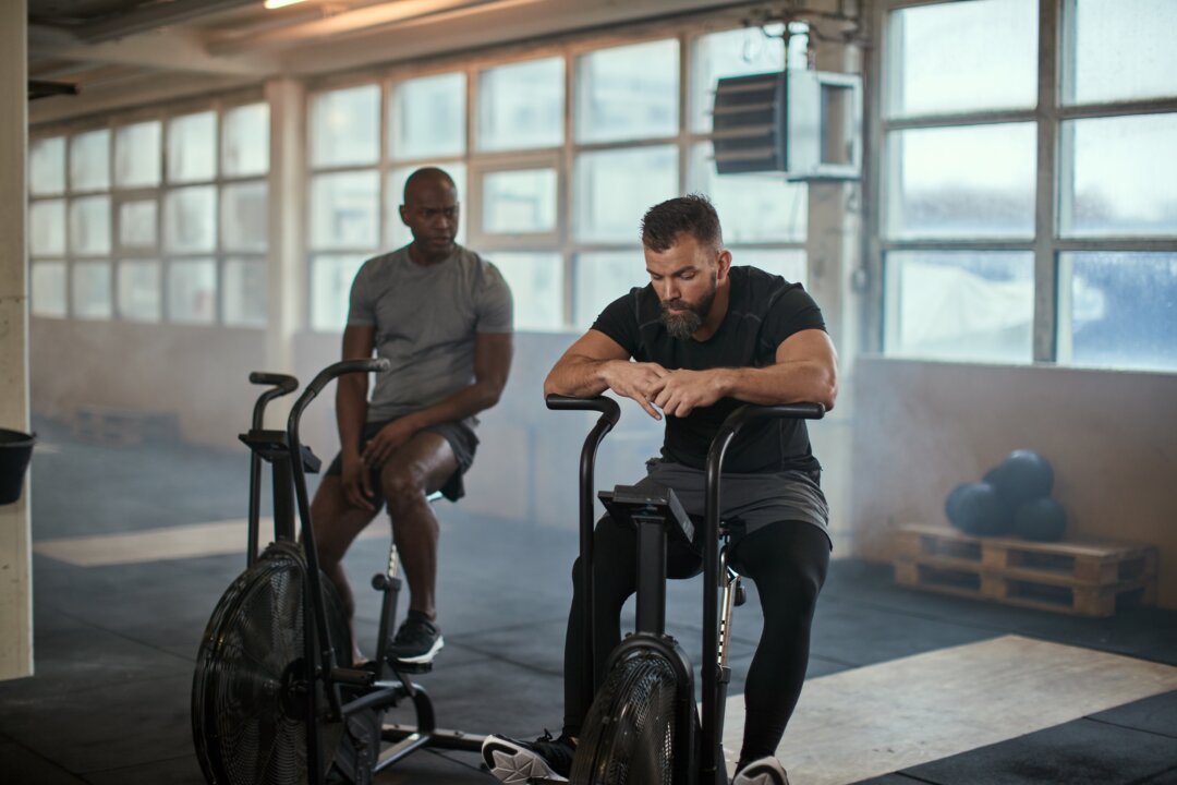 How we think our exercise levels compare to others’ may affect our risk of death, beyond our actual level of physical activity. (Flamingo Images/Shutterstock)