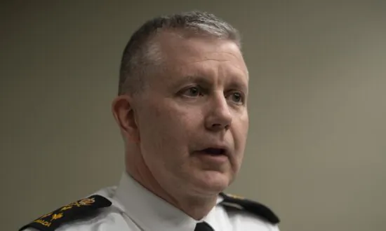 Battle Between Liberals, Admiral Heats up as Cabinet Orders McDonald to Stay on Leave